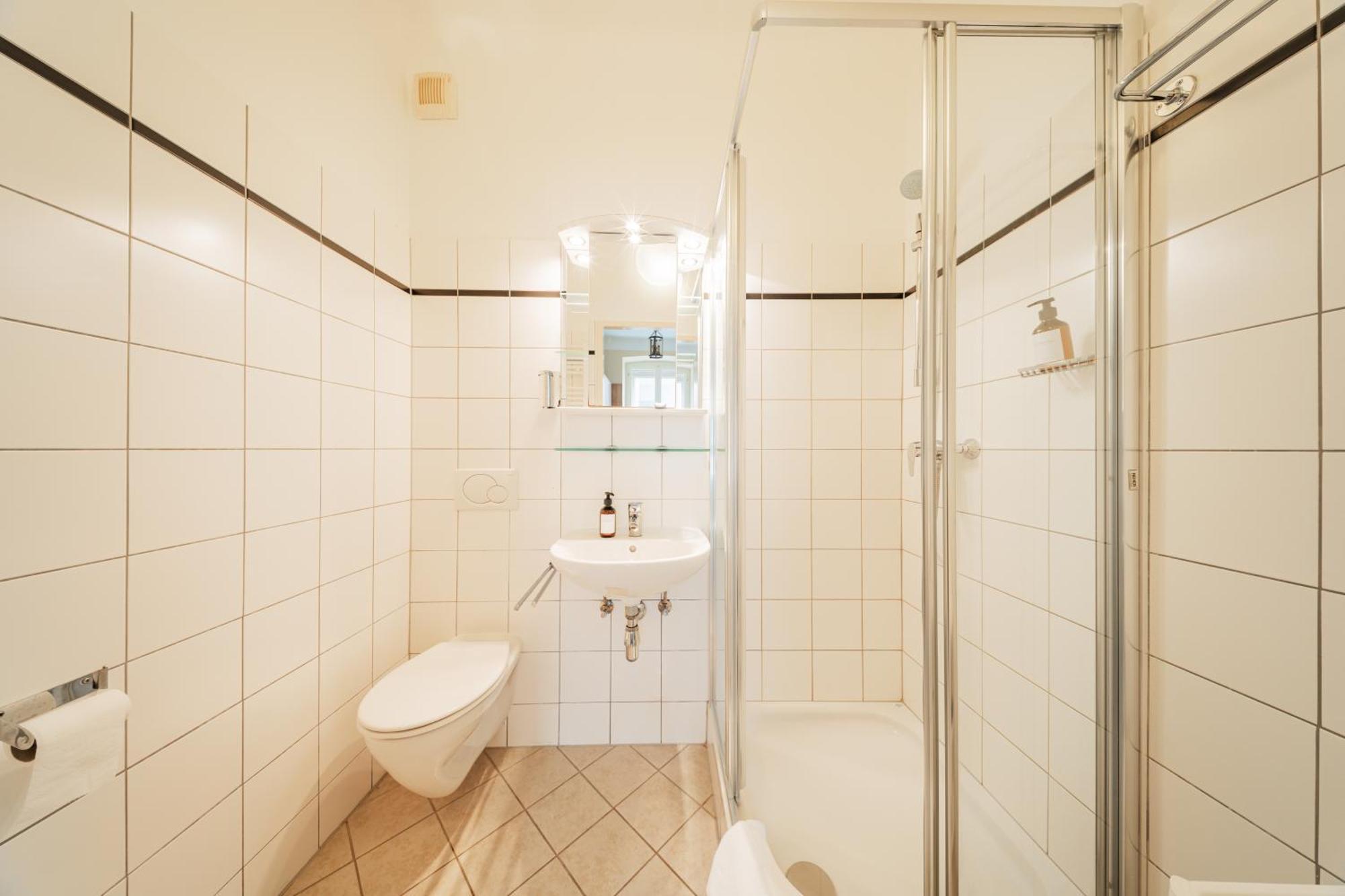 Serviced Apartments Josefstadt City Wina Bagian luar foto